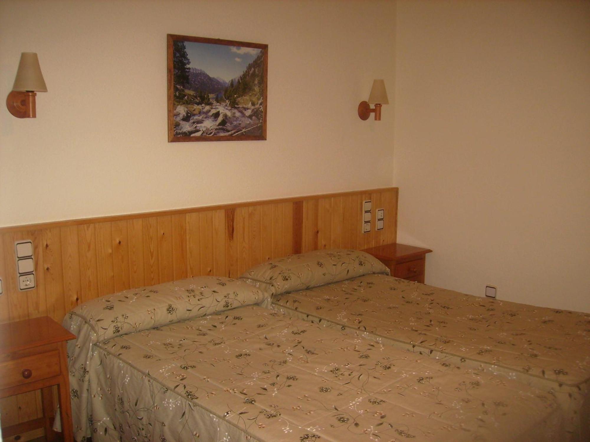 Hostal Pernalle Erill la Vall Buitenkant foto