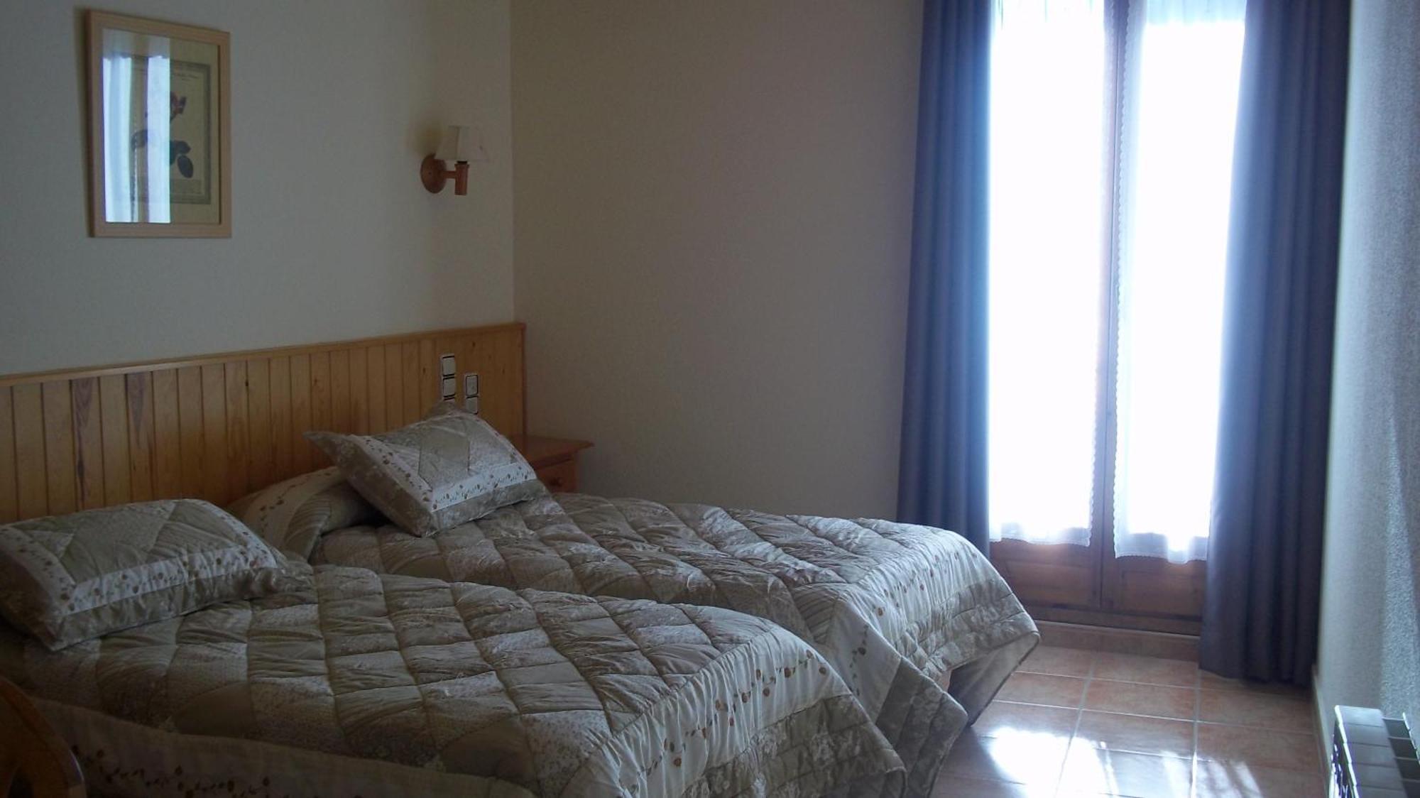 Hostal Pernalle Erill la Vall Buitenkant foto