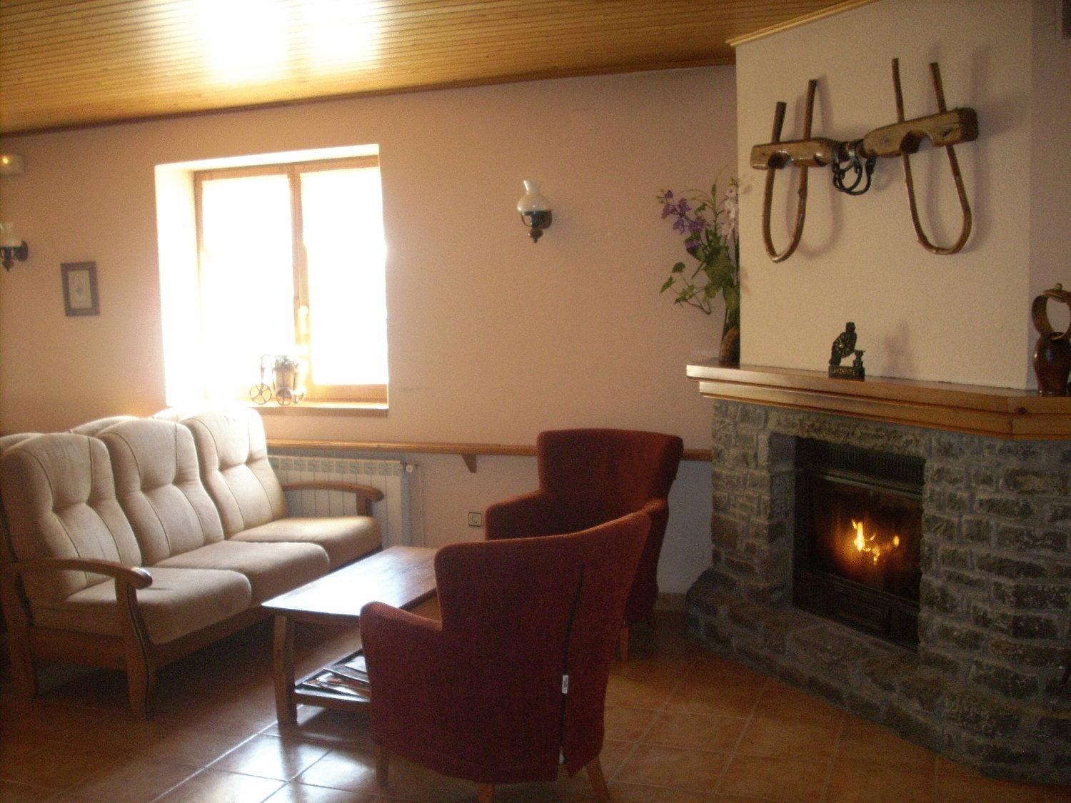 Hostal Pernalle Erill la Vall Buitenkant foto
