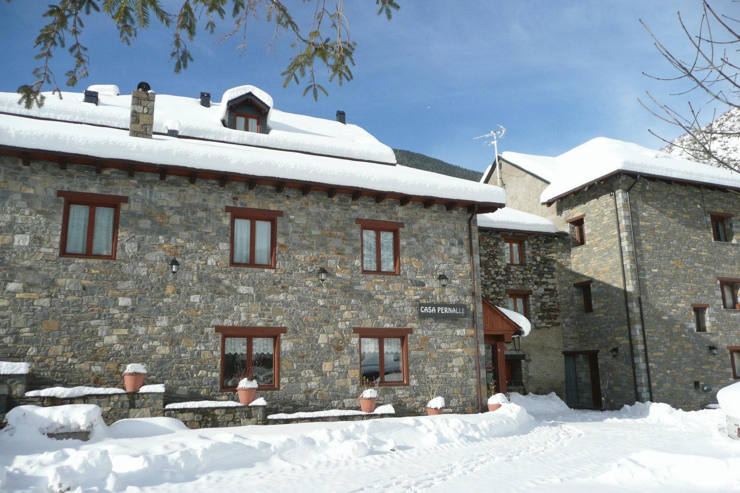 Hostal Pernalle Erill la Vall Buitenkant foto