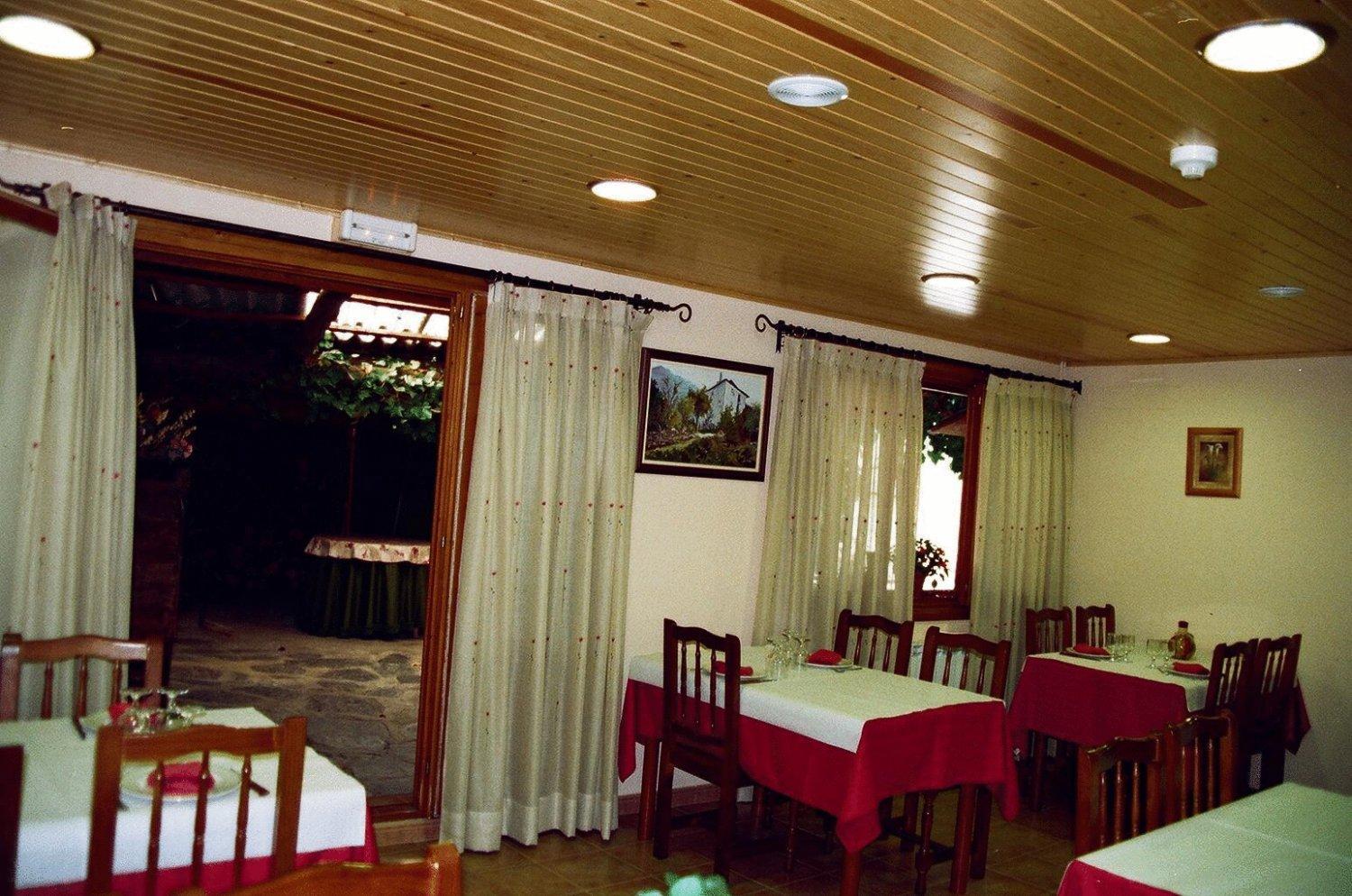 Hostal Pernalle Erill la Vall Buitenkant foto