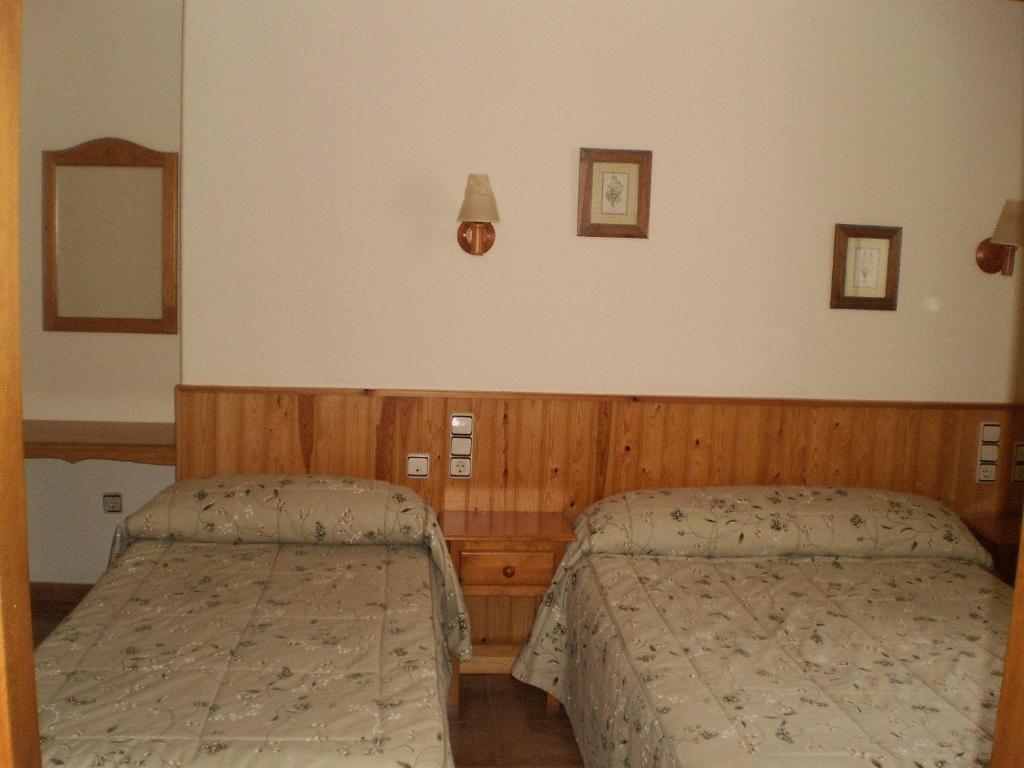 Hostal Pernalle Erill la Vall Buitenkant foto